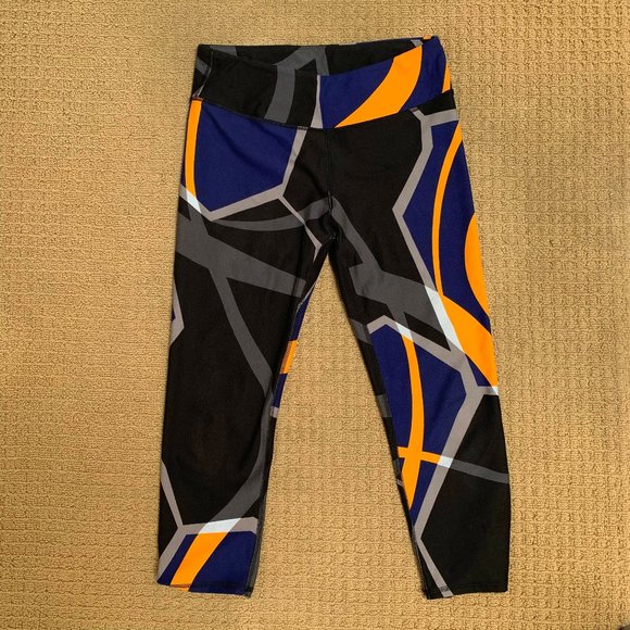 Fabletics Pants - Fabletics Salar Capri Powerhold Leggings